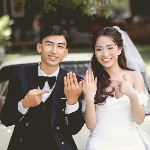 Rising to the Momentのジャケット画像