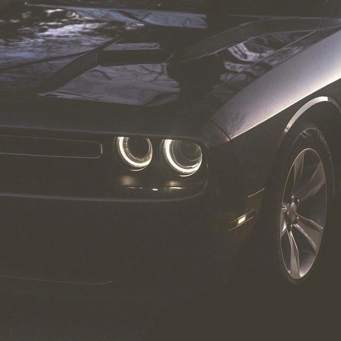 Arte da capa para Drop Surge