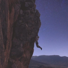 Echoes of the Grand Horizon