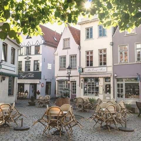 Coverbild für Late Checkout Lobby