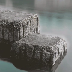 Pale Moon on the Console